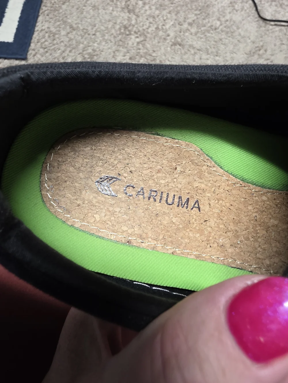 Cariuma Women's Black Canvas Low-Top Sneakers